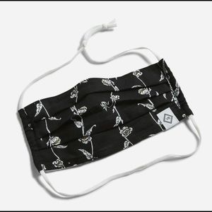 Vera Bradley pleated face mask-Bedford Vines